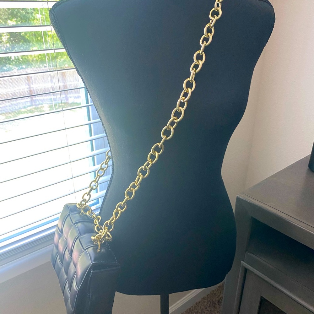 Urban Expressions Elegant Black Quilted Chain Bag in Black - Picture 2 of 6